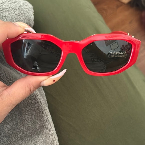 Versace Black and Gold Box - Picture 6 of 6